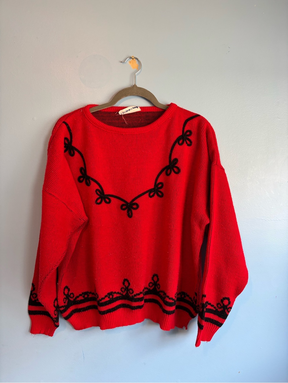 Vintage Red Crewneck Sweater with Black Trim - Women
